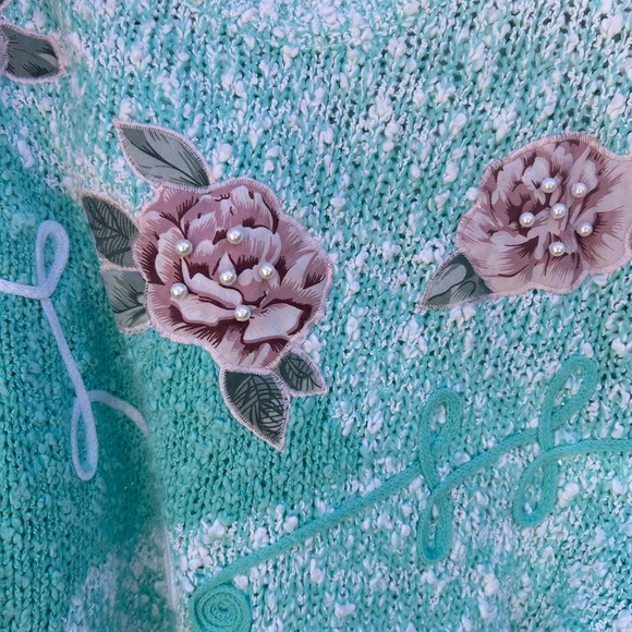 Vintage Rose Sweater with Pearl details - Picture 2 of 3